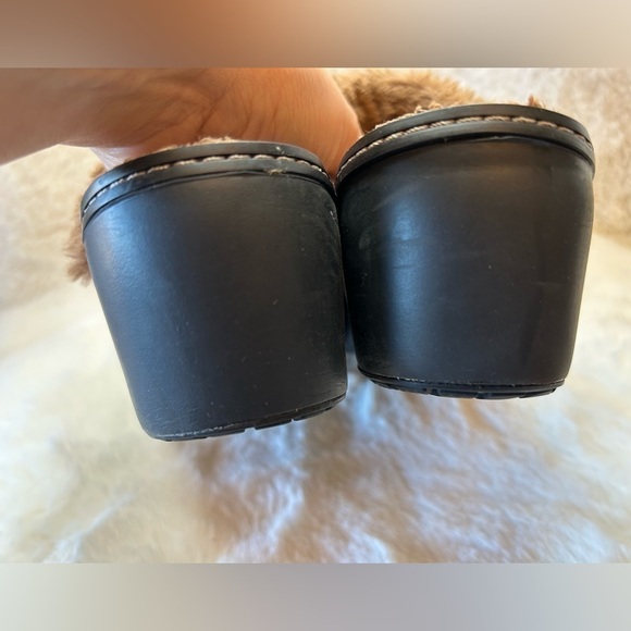 Crocs women’s rust tan cobbler leather suede Clog shoes with fur insoles Sz-9. L - Picture 12 of 16